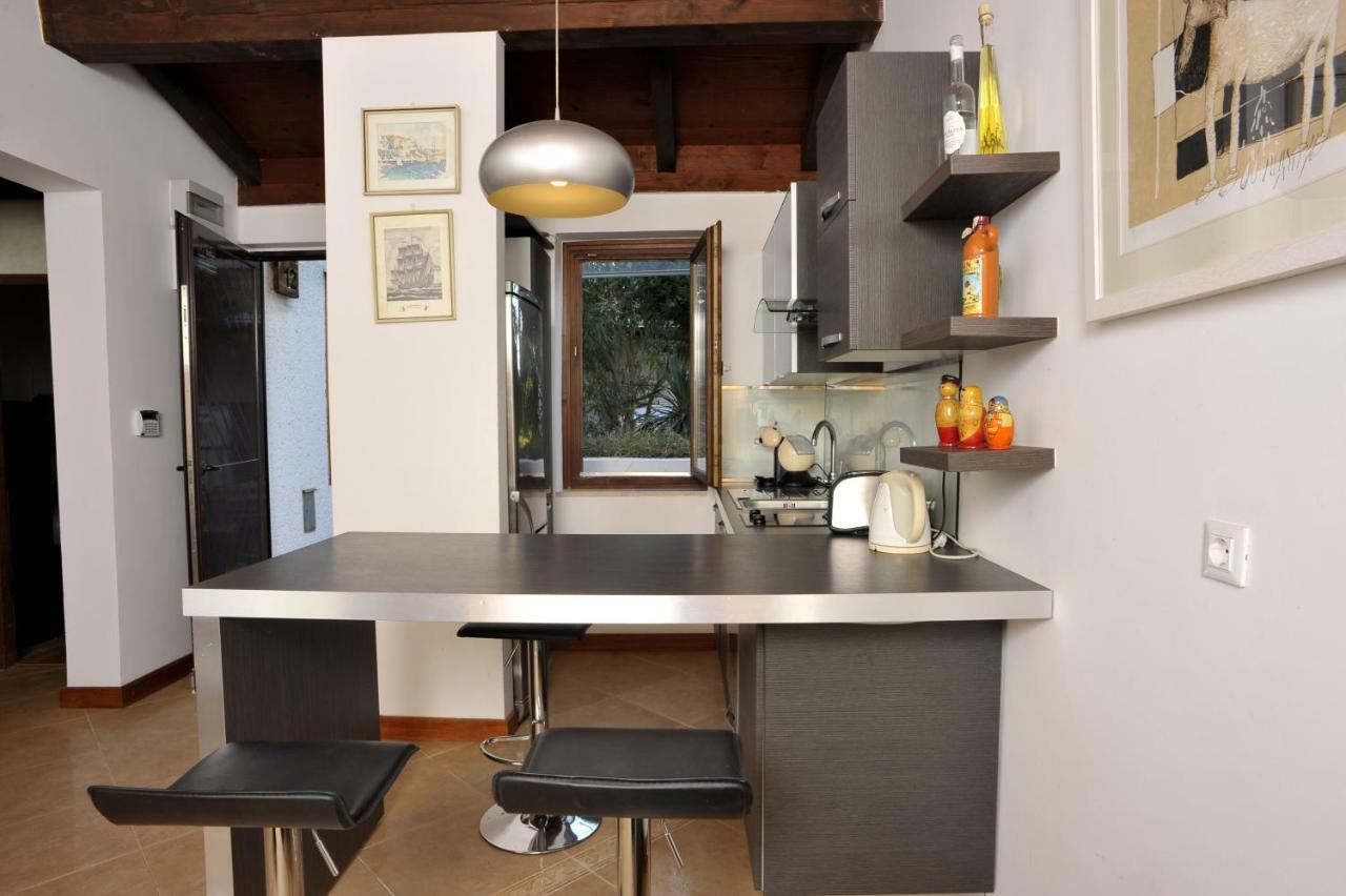 Holiday House Lena Porec Esterno foto